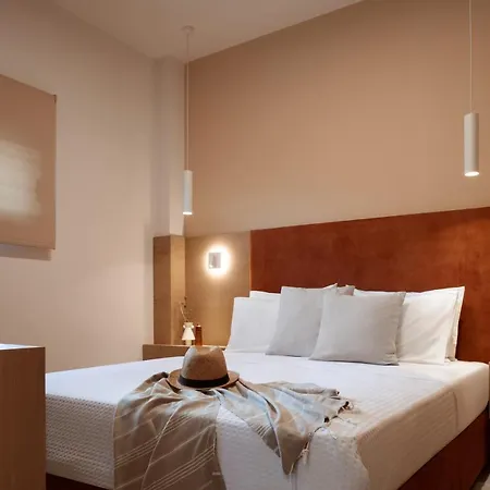 Chronos Hotel *