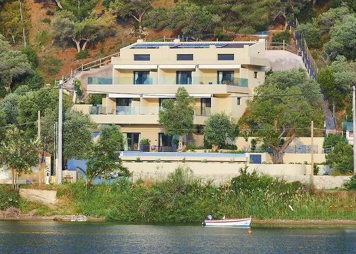 Chronos 酒店 库佛斯港