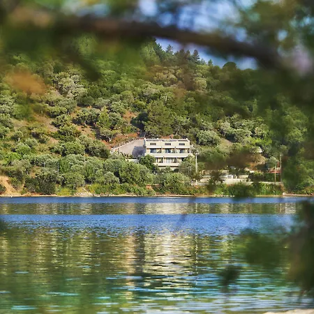 Chronos Ξενοδοχείο *